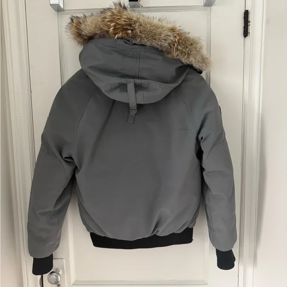 Canada Goose Chilliwack Bomber with Fur Hood - Gray - Small - Picture 2 of 8